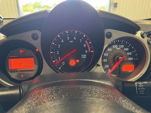 Used Nissan 370 Z 2011 for sale - 76185692: Photo 18