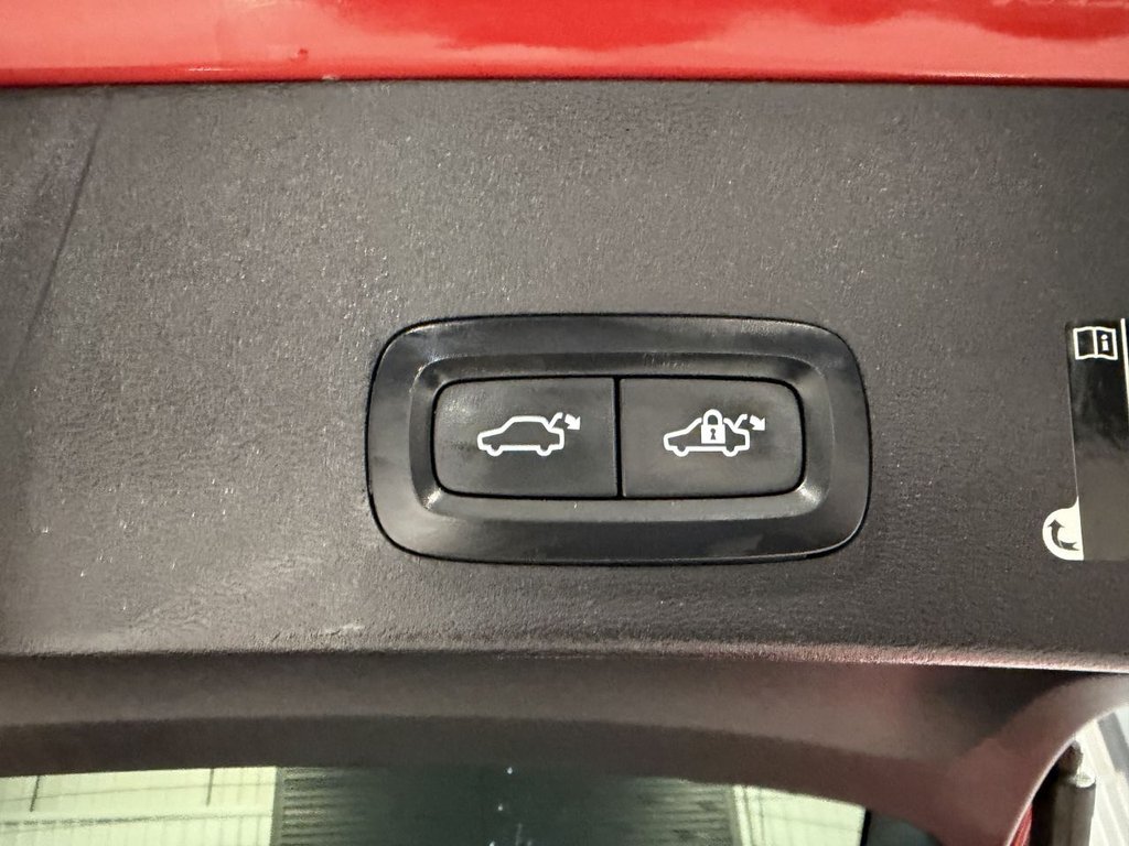 Used Volvo XC40 2020 for sale - 76848277: Photo 35