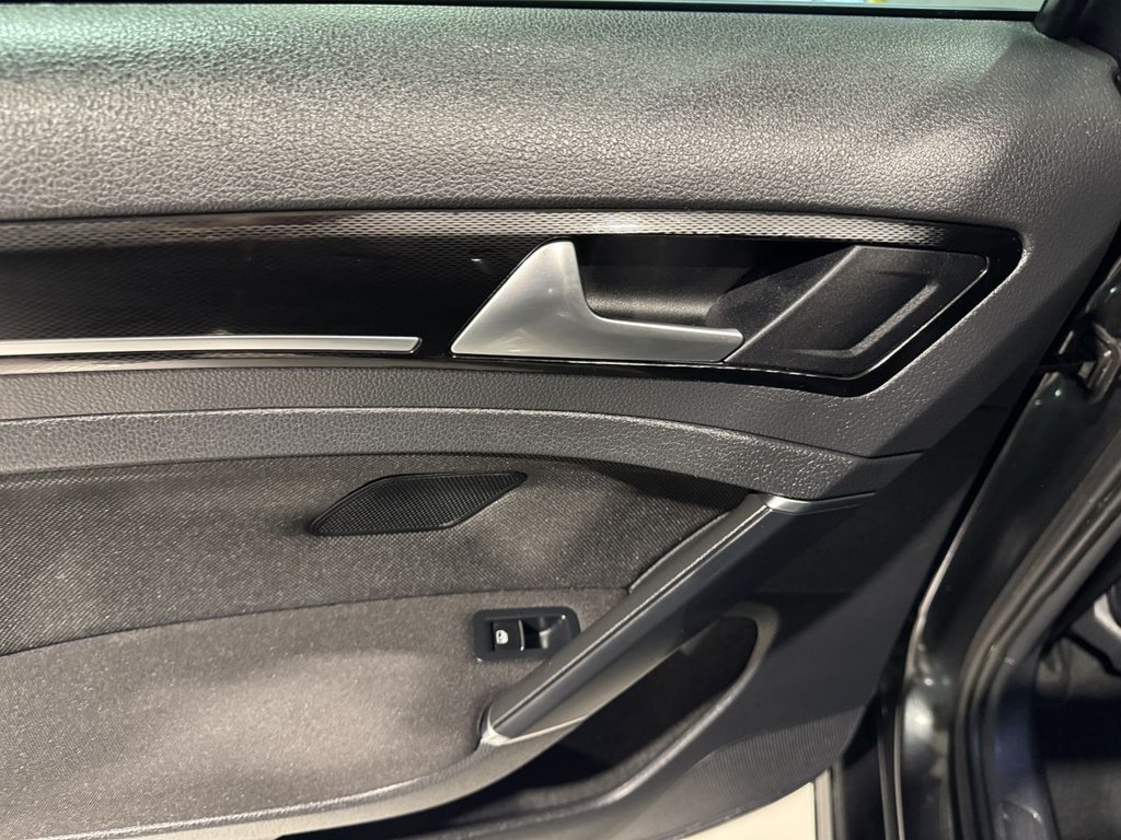 Used Volkswagen Golf 2016 for sale - 76470204: Photo 29