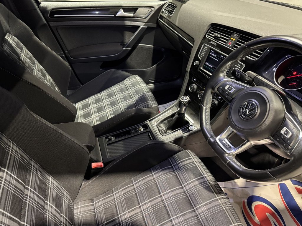 Used Volkswagen Golf 2016 for sale - 76470204: Photo 8