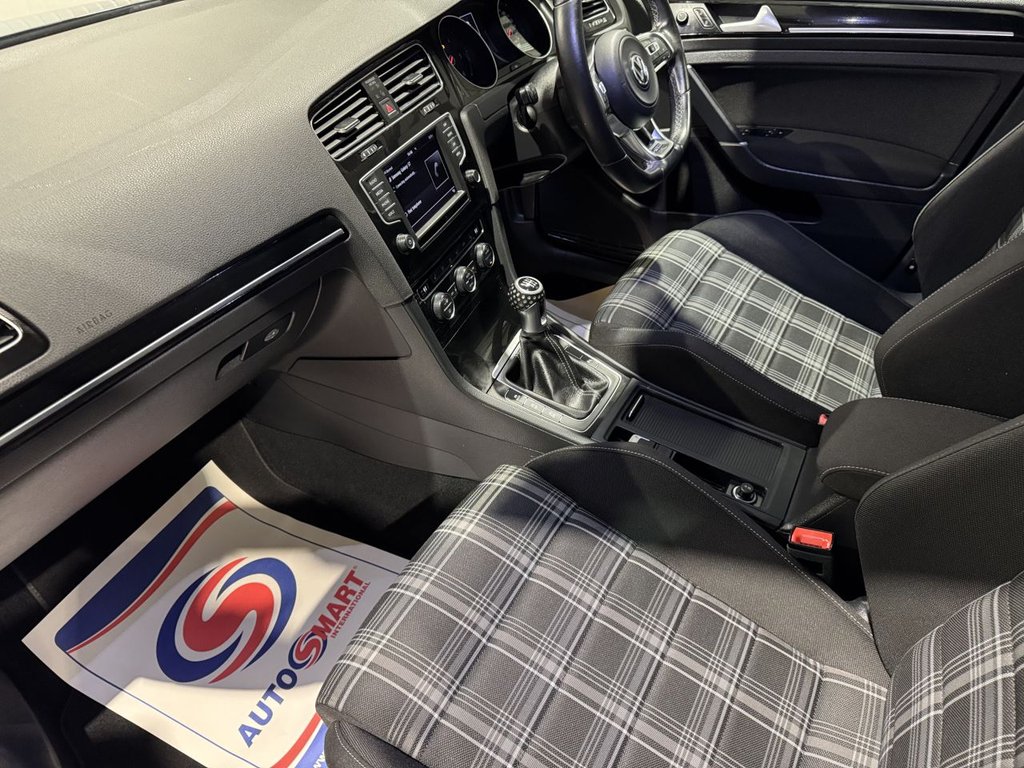 Used Volkswagen Golf 2016 for sale - 76470204: Photo 9