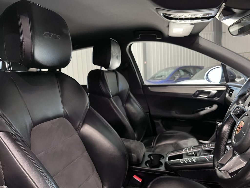 Used Porsche Macan 2018 for sale - 77560529: Photo 10