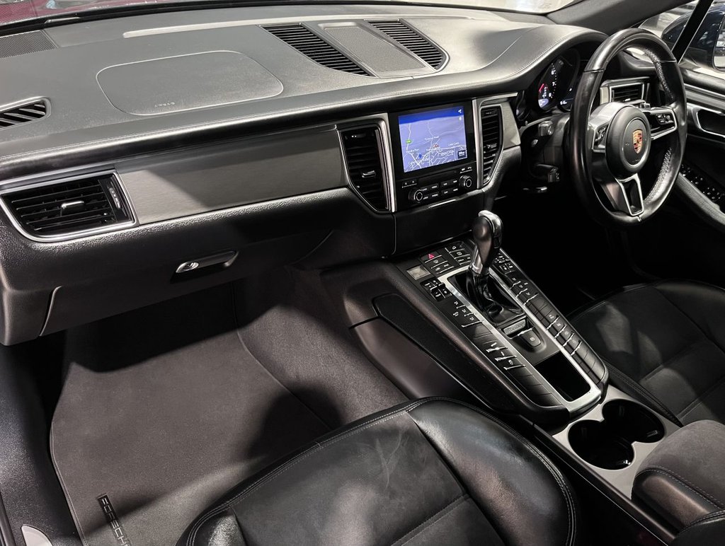 Used Porsche Macan 2018 for sale - 77560529: Photo 45