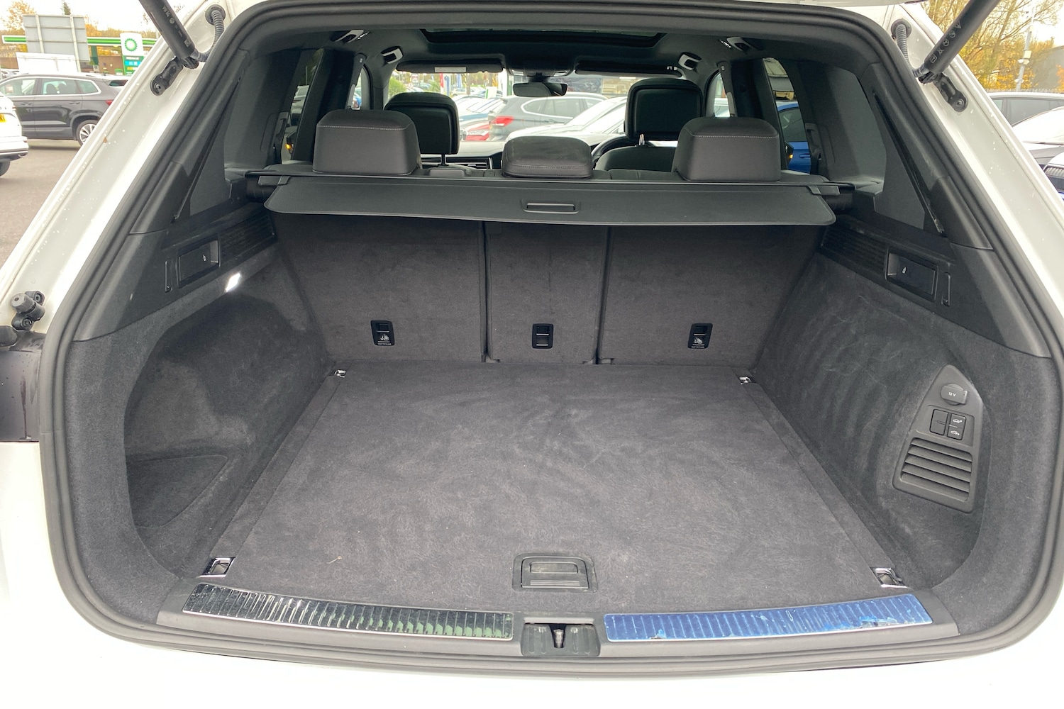 Used Volkswagen Touareg 2021 for sale - 76673904: Photo 12