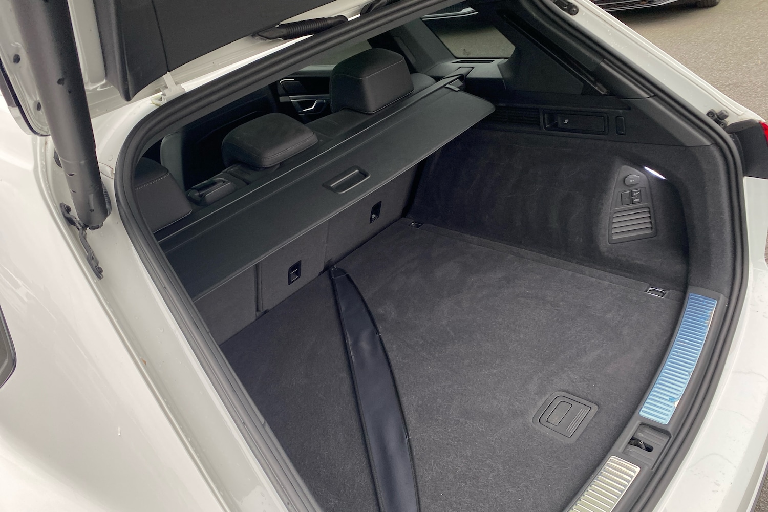 Used Volkswagen Touareg 2021 for sale - 76673904: Photo 14