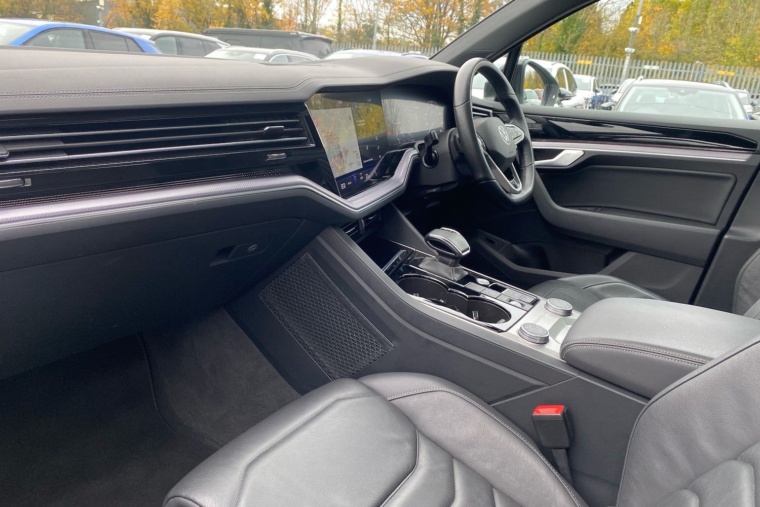 Used Volkswagen Touareg 2021 for sale - 76673904: Photo 2