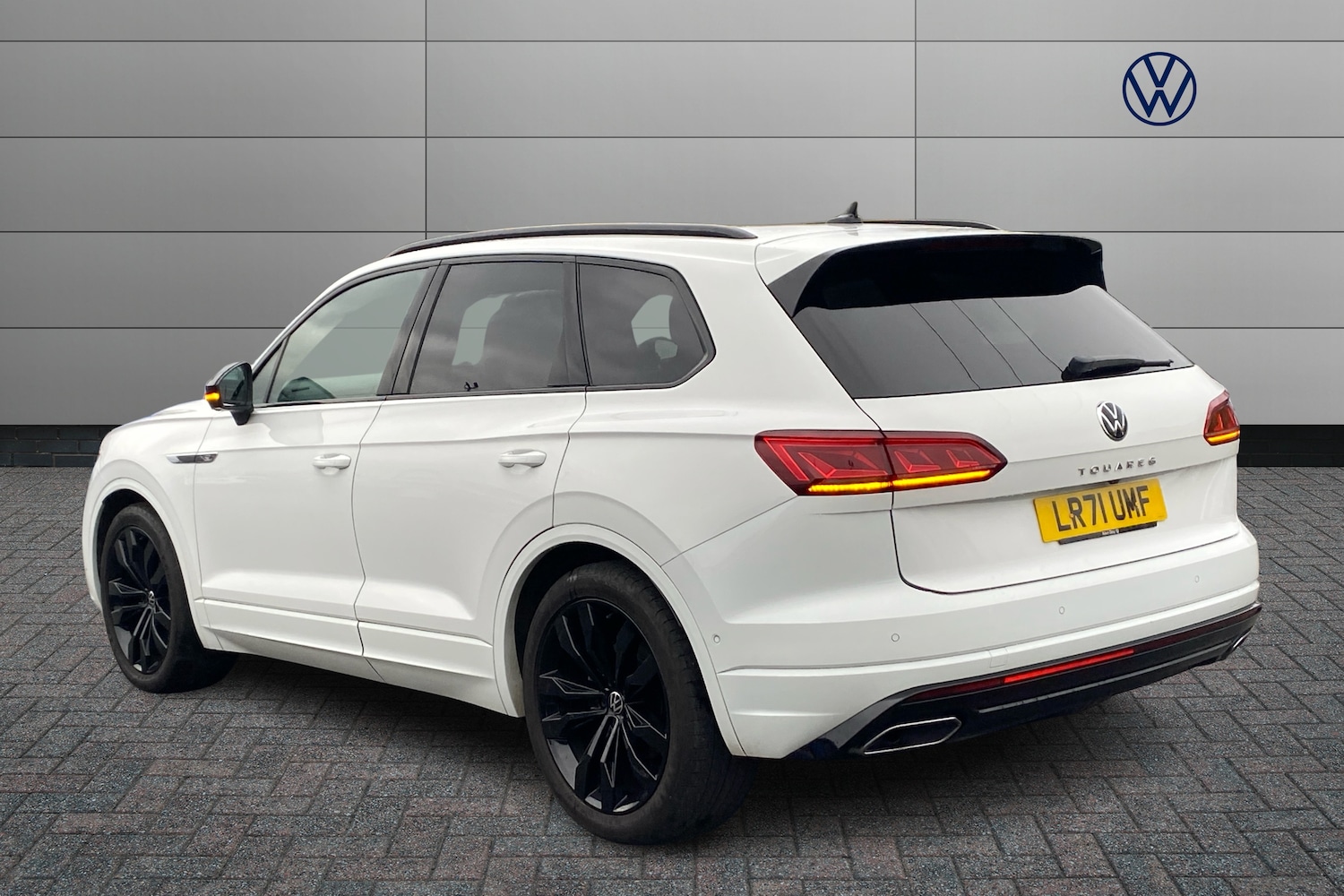 Used Volkswagen Touareg 2021 for sale - 76673904: Photo 3