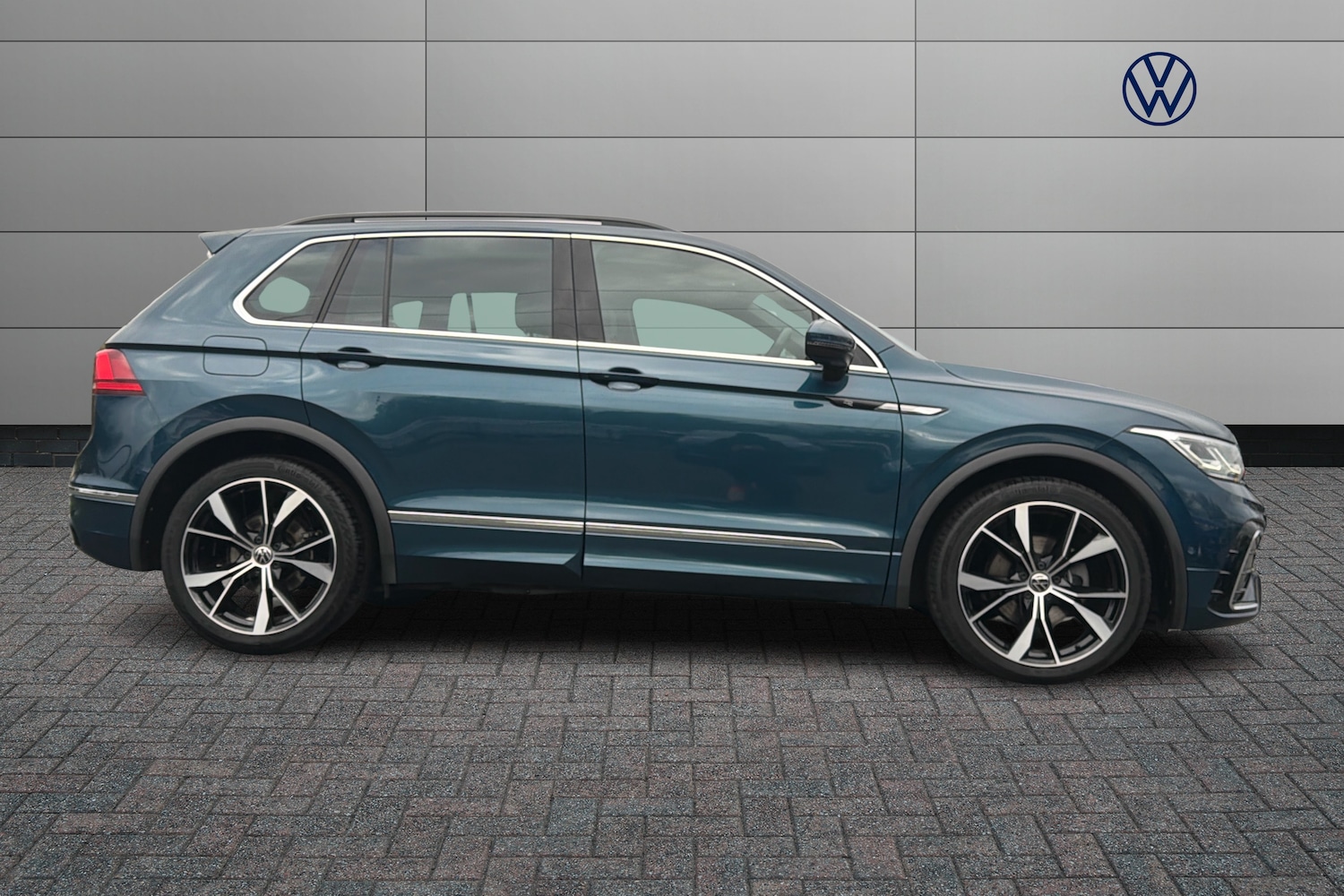 Used Volkswagen Tiguan 2023 for sale - 76676593: Photo 4