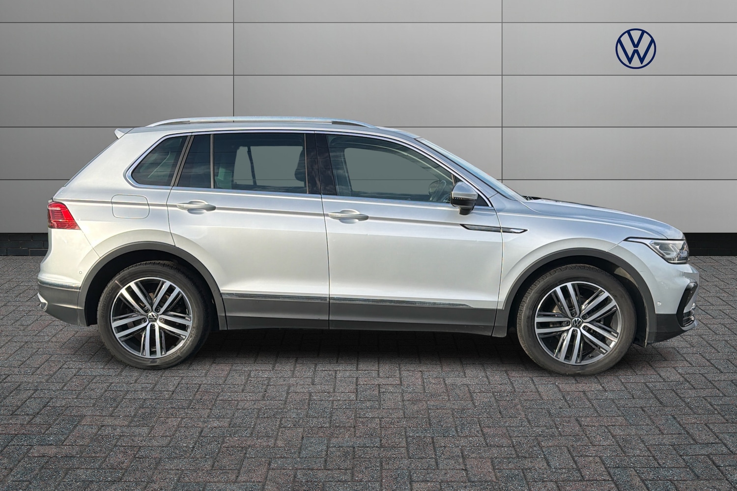 Used Volkswagen Tiguan 2021 for sale - 76674147: Photo 4