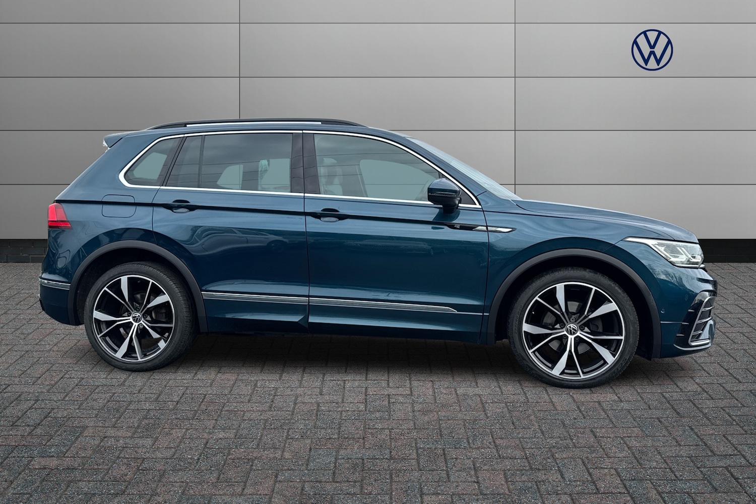 Used Volkswagen Tiguan 2021 for sale - 77697989: Photo 4