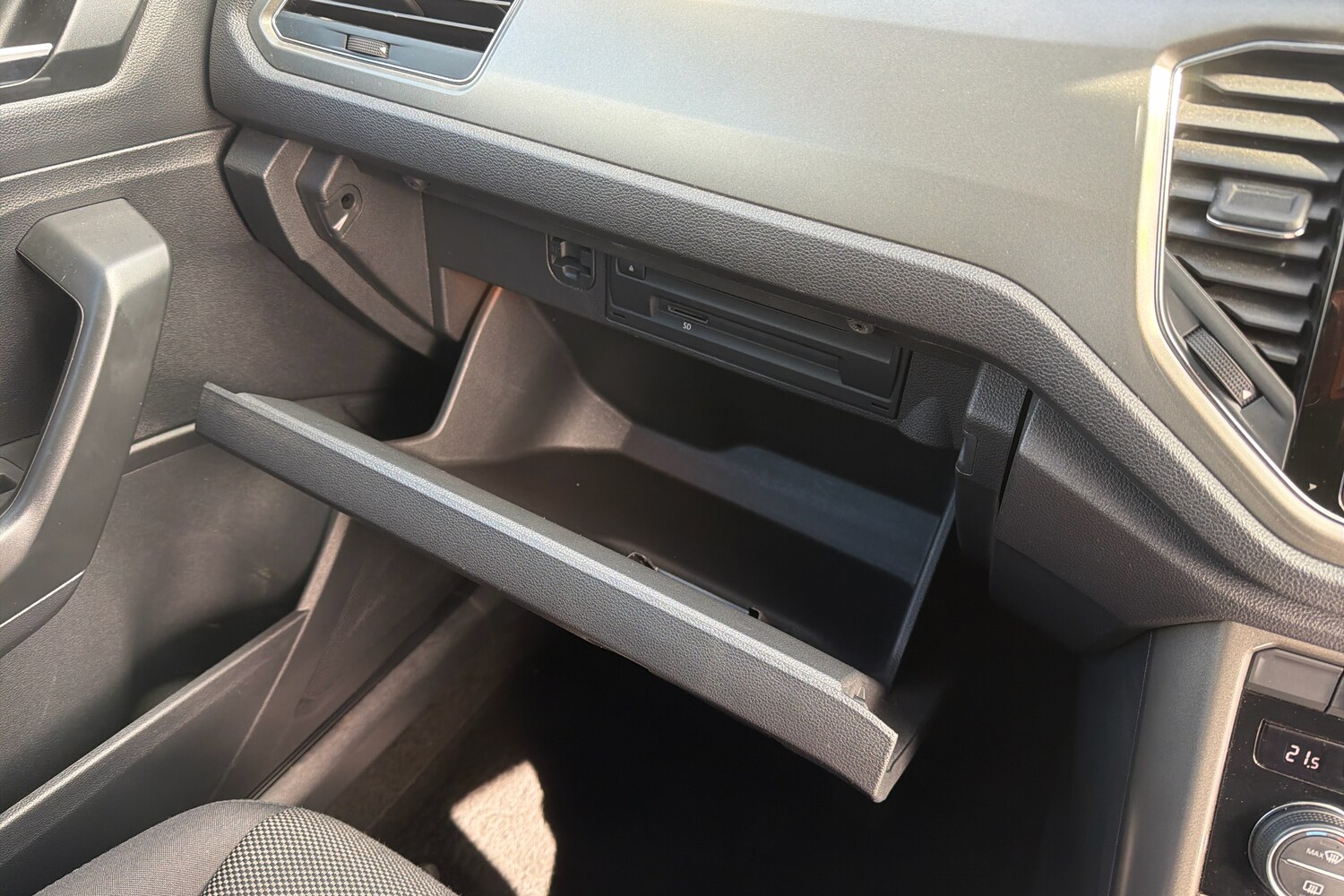 Used Volkswagen T-Roc 2021 for sale - 78027395: Photo 21