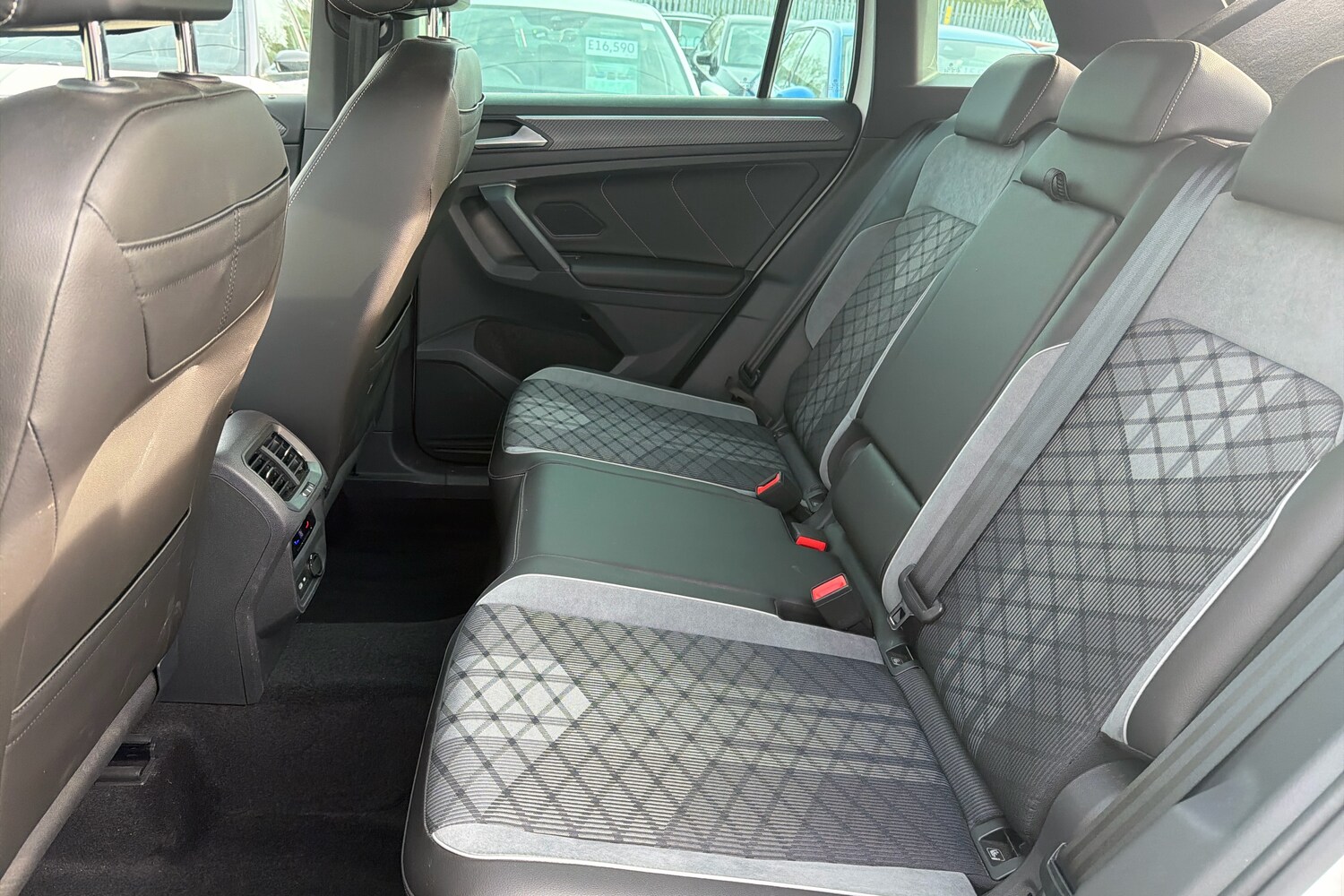 Used Volkswagen Tiguan 2023 for sale - 78137182: Photo 11