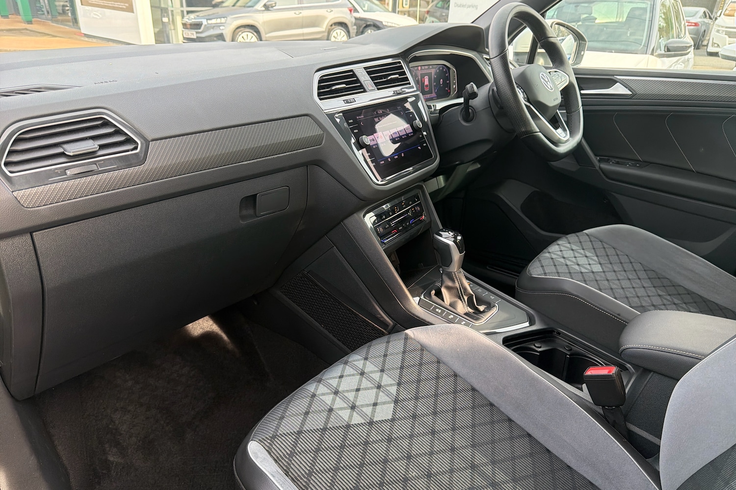 Used Volkswagen Tiguan 2023 for sale - 78137182: Photo 2