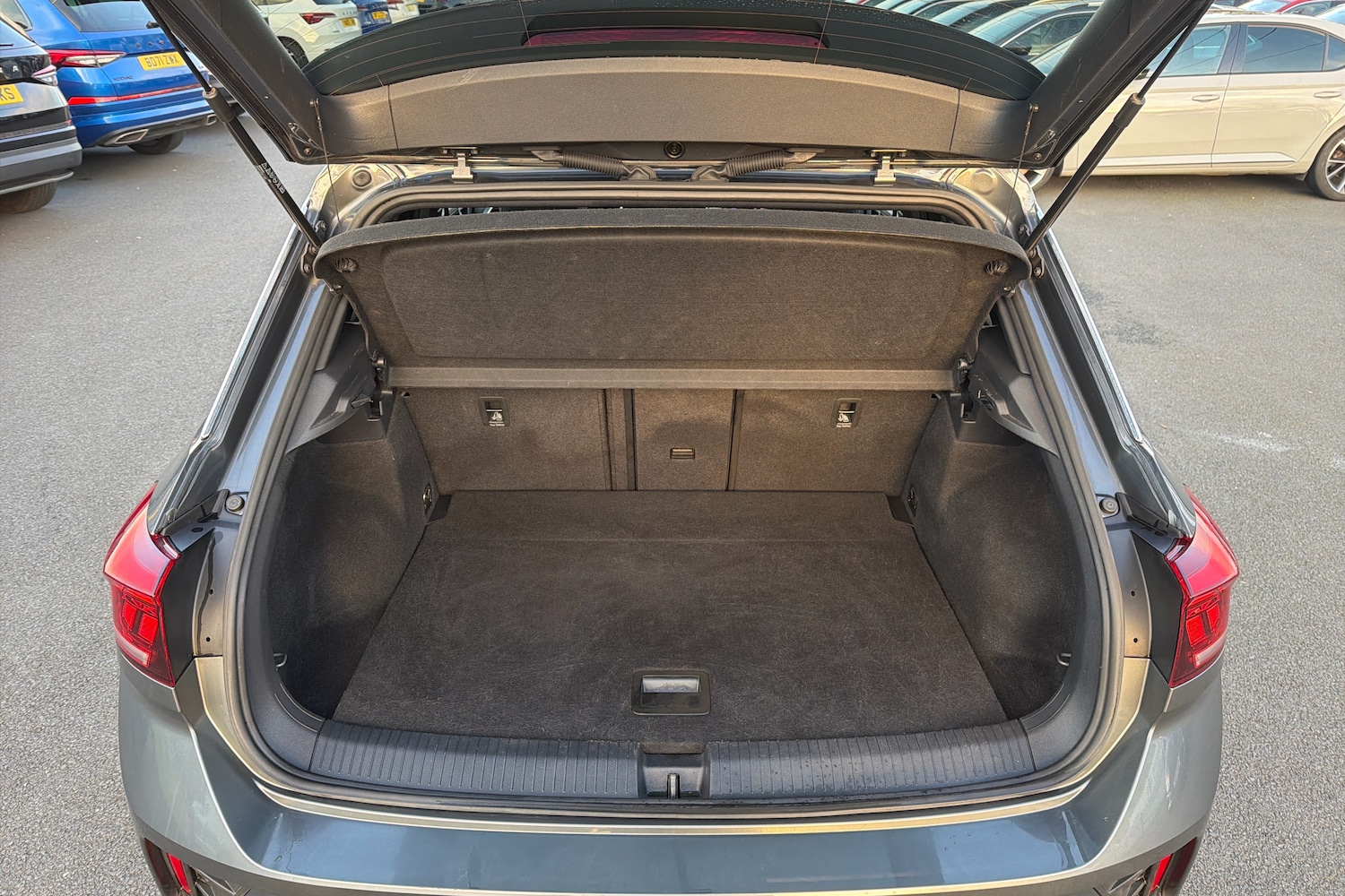 Used Volkswagen T-Roc 2022 for sale - 76675526: Photo 12