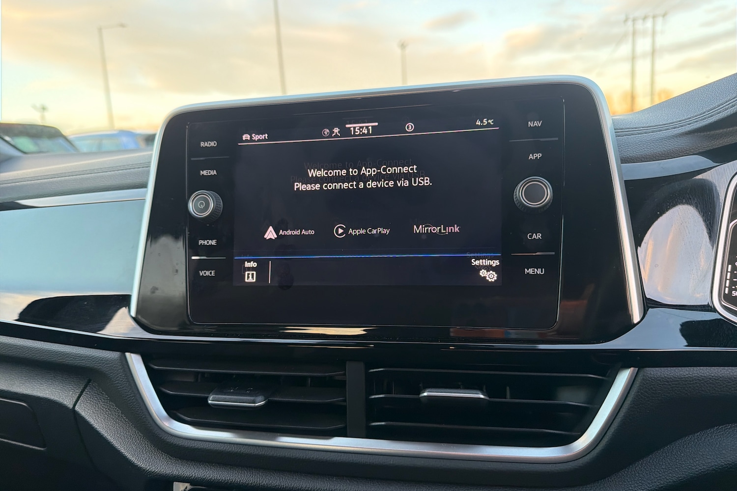 Used Volkswagen T-Roc 2022 for sale - 76675526: Photo 19