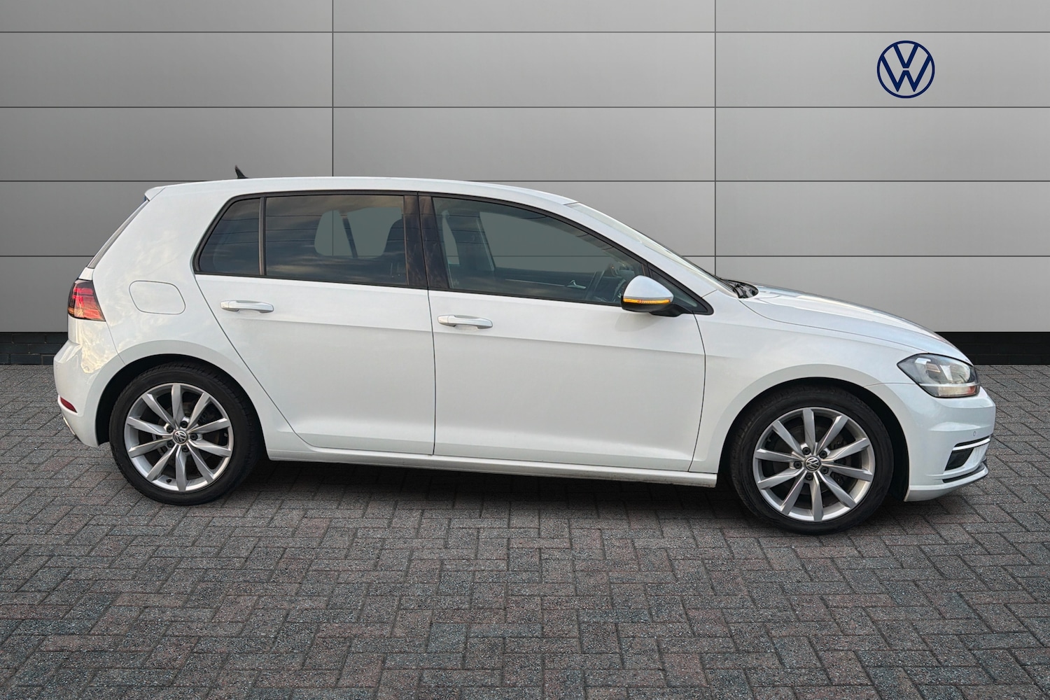 Used Volkswagen Golf 2018 for sale - 77042704: Photo 4