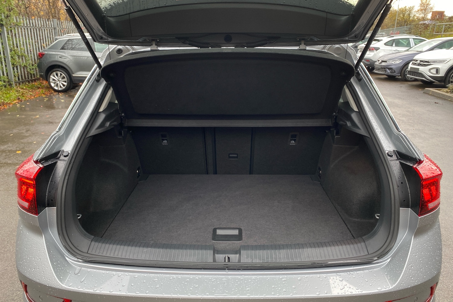 Used Volkswagen T-Roc 2024 for sale - 77256196: Photo 12