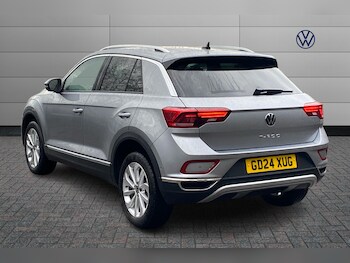 Used Volkswagen T-Roc 2024 for sale - 77256196: Photo