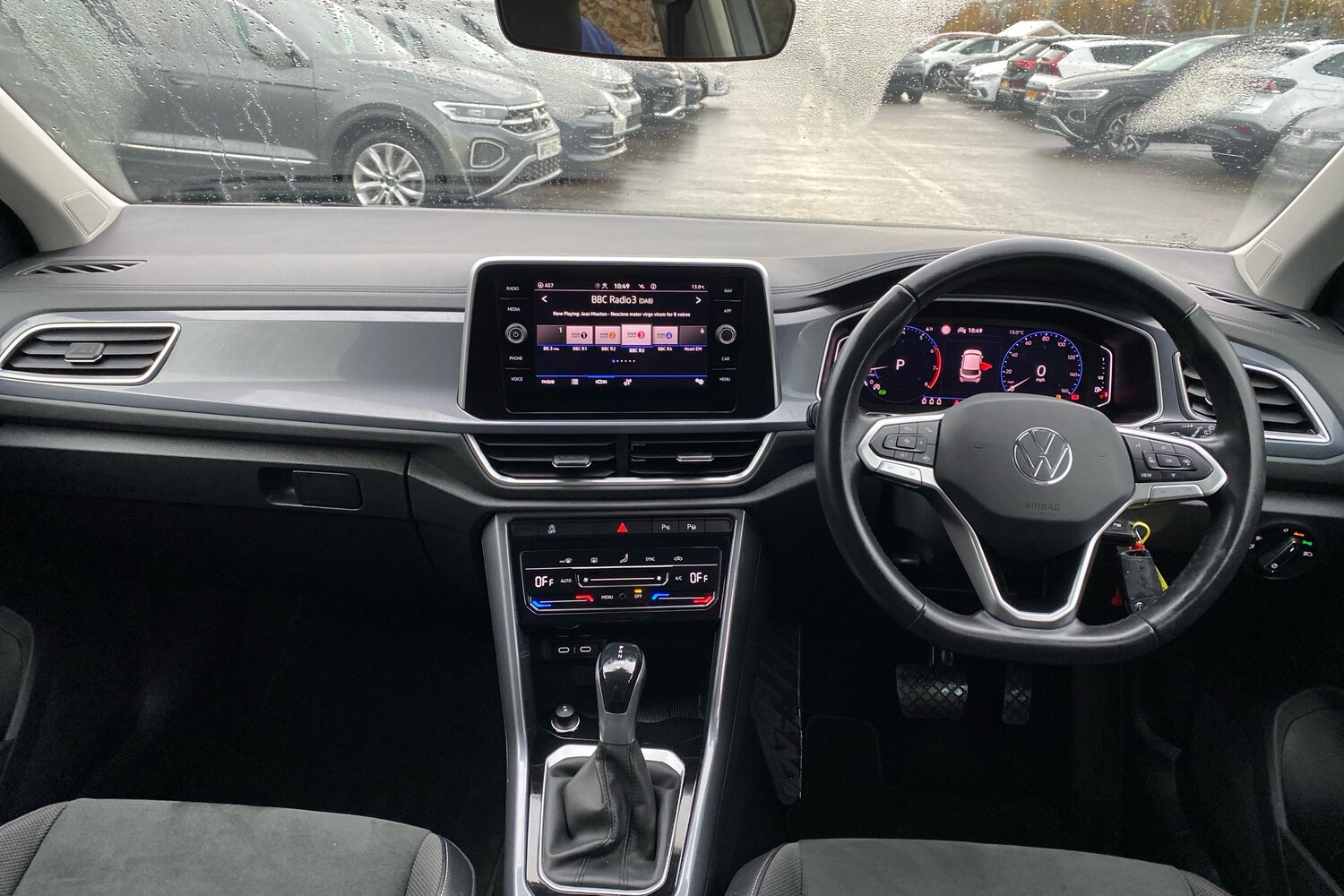 Used Volkswagen T-Roc 2024 for sale - 77256196: Photo 8