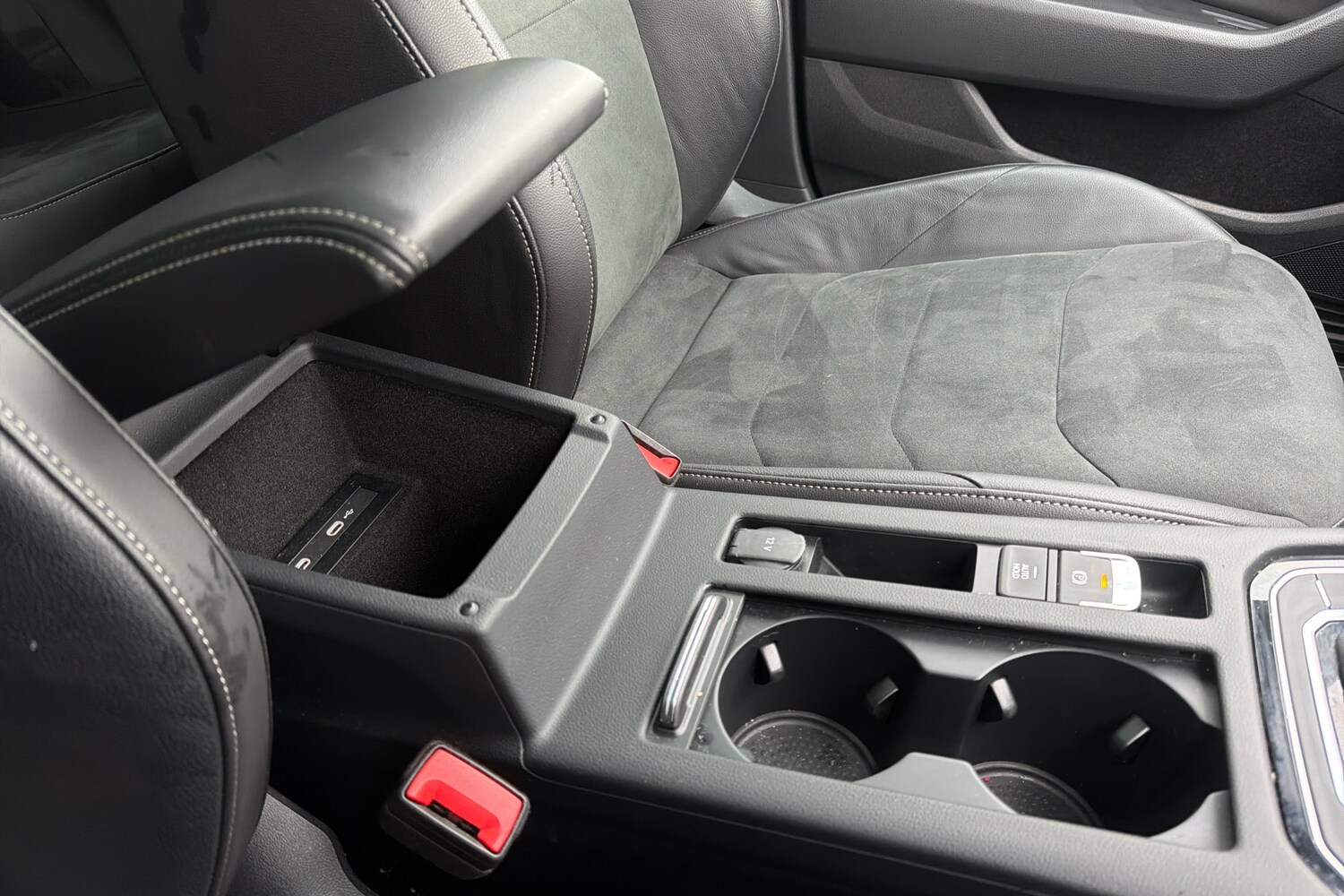 Used Volkswagen Arteon 2024 for sale - 76678303: Photo 23