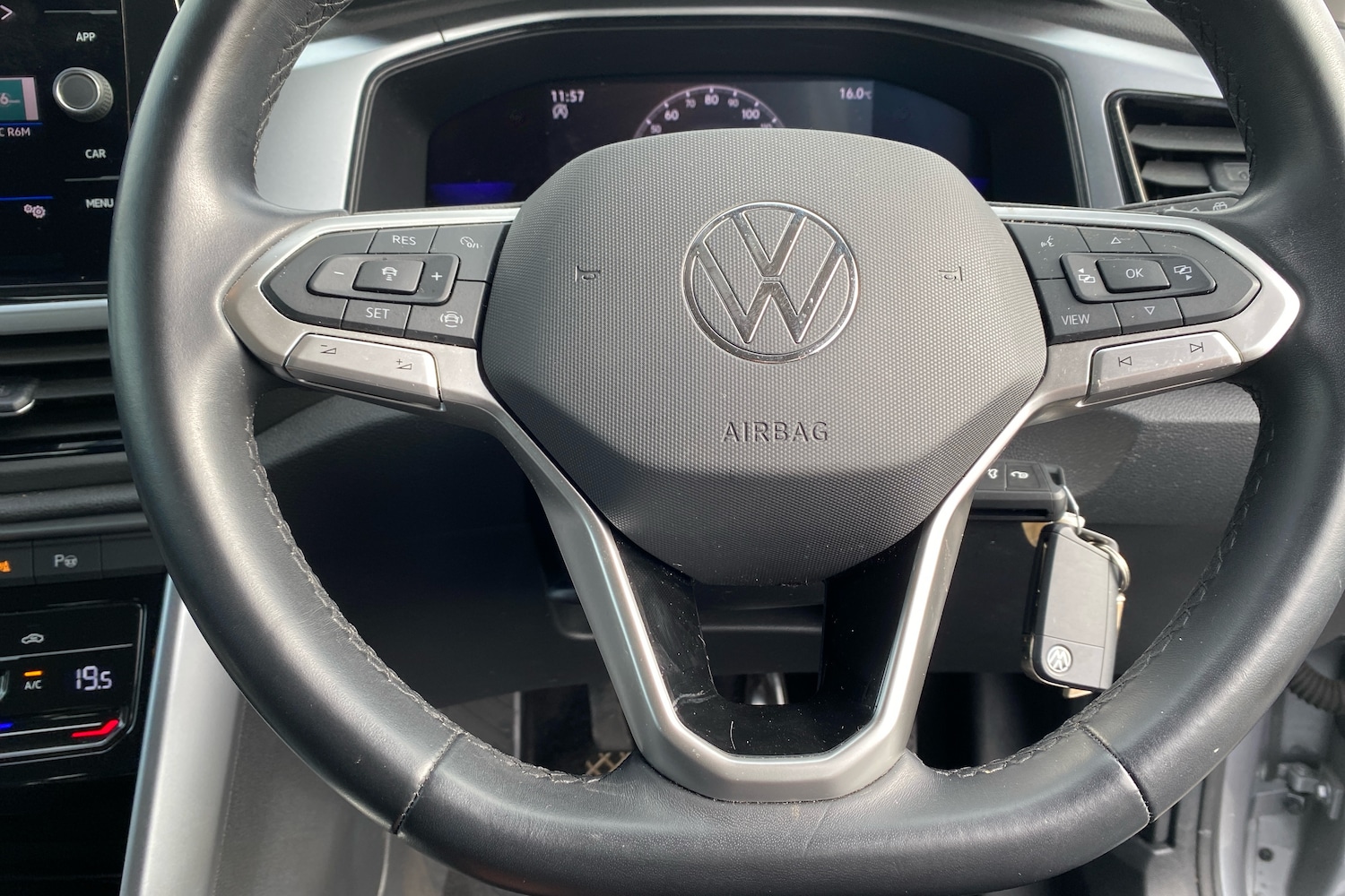 Used Volkswagen T-Roc 2022 for sale - 76675027: Photo 16