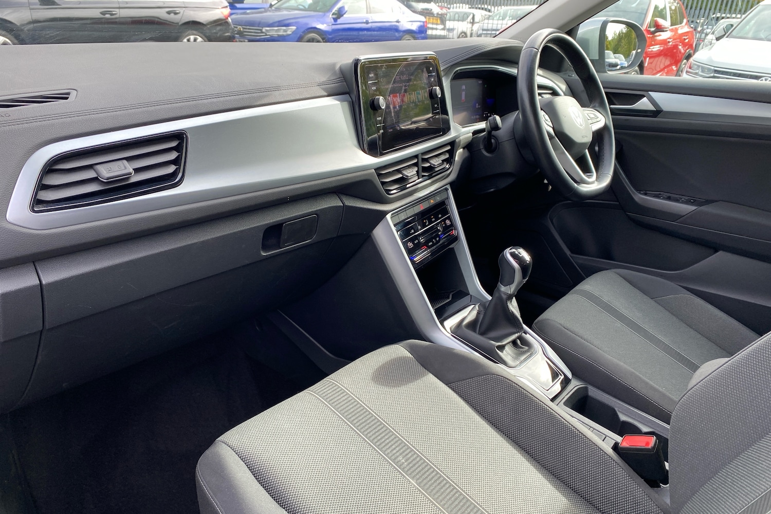 Used Volkswagen T-Roc 2022 for sale - 76675027: Photo 2