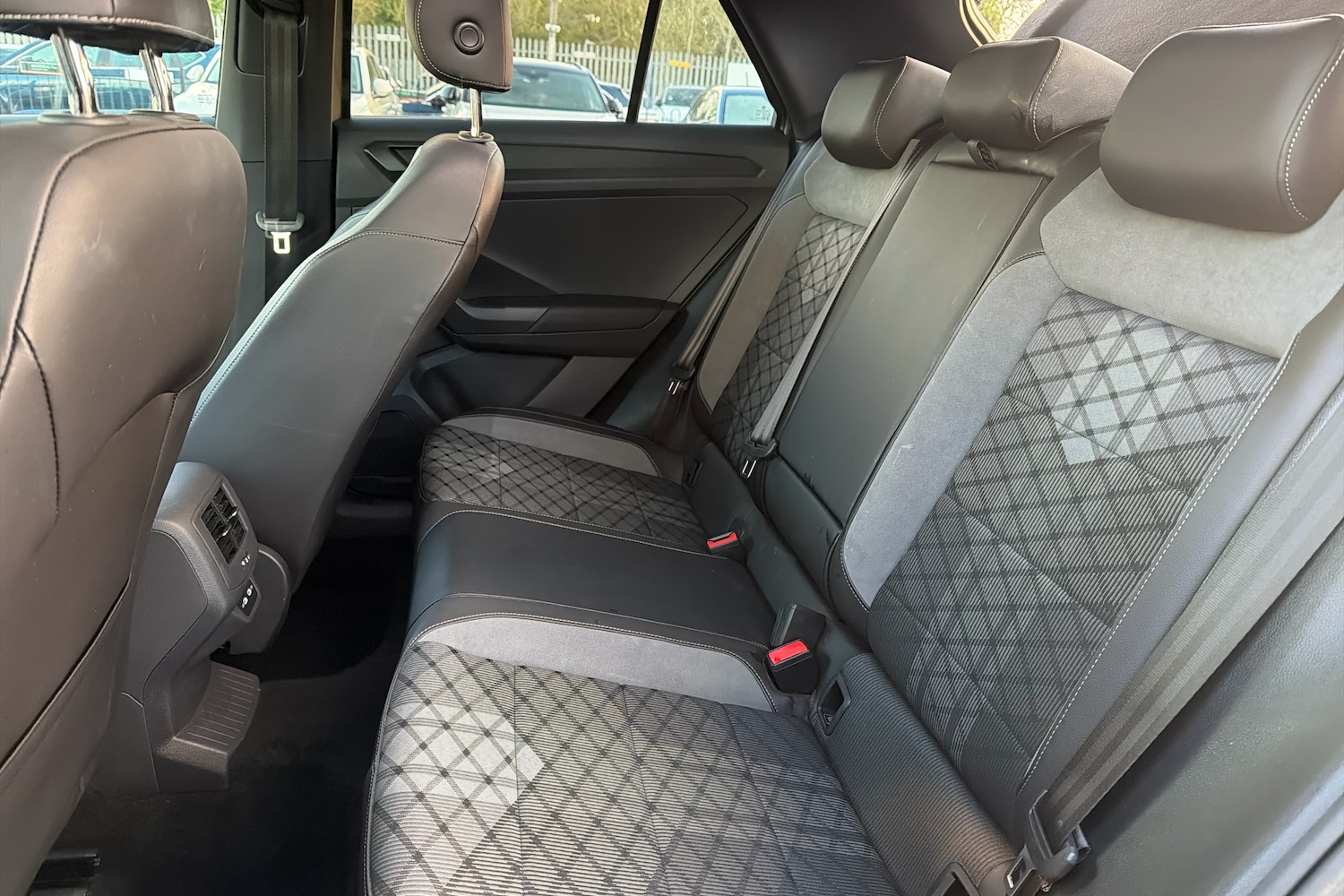 Used Volkswagen T-Roc 2022 for sale - 76951365: Photo 11