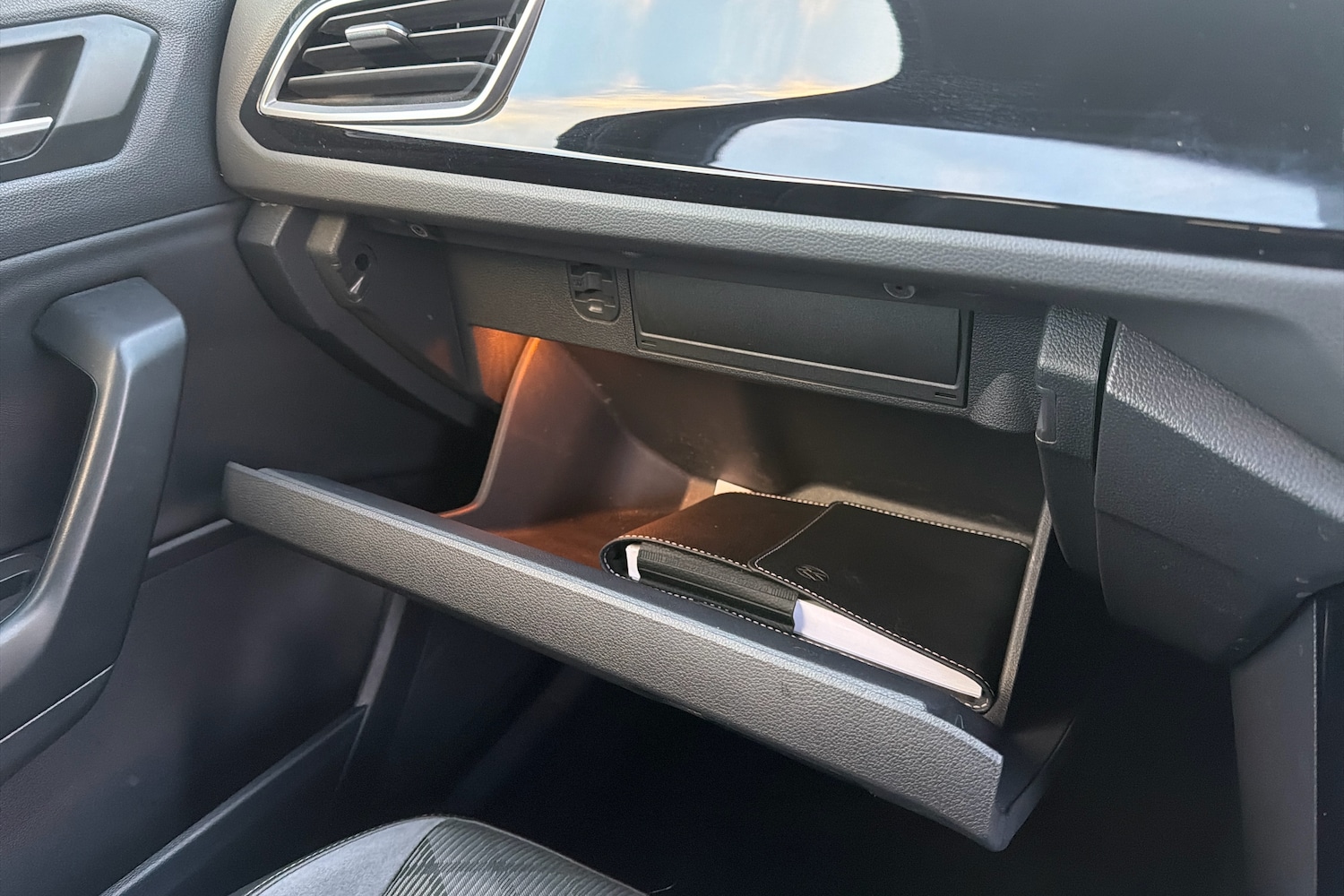 Used Volkswagen T-Roc 2022 for sale - 76951365: Photo 23