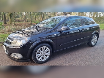 Used Vauxhall Astra 2010 for sale - 76576576: Photo