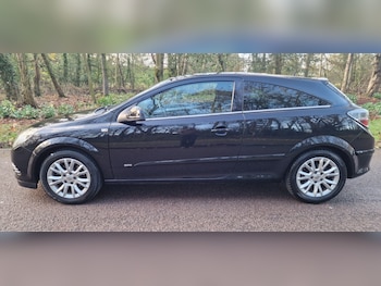 Used Vauxhall Astra 2010 for sale - 76576576: Photo