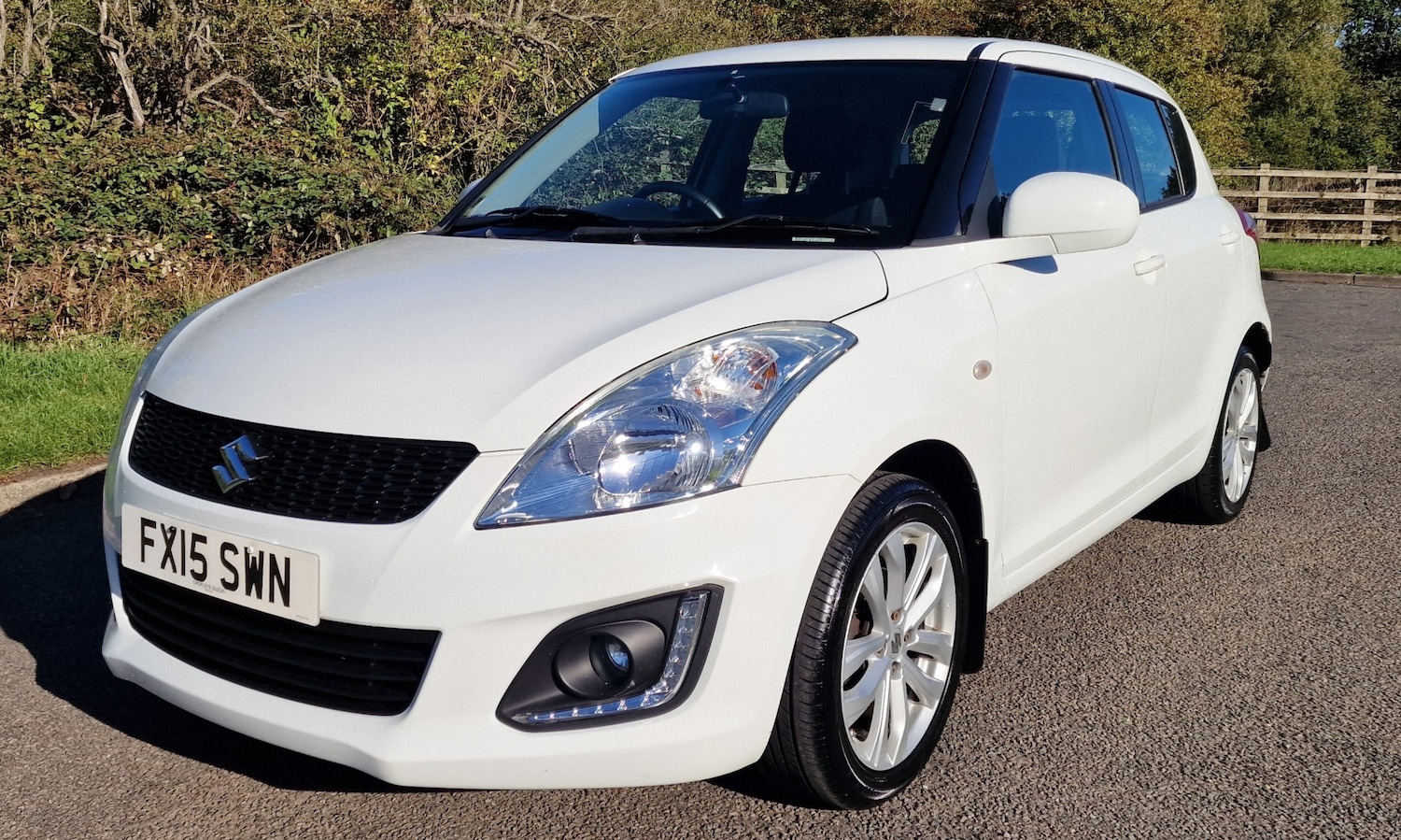 Used Suzuki Swift 2015 for sale - 75984621: Photo 1