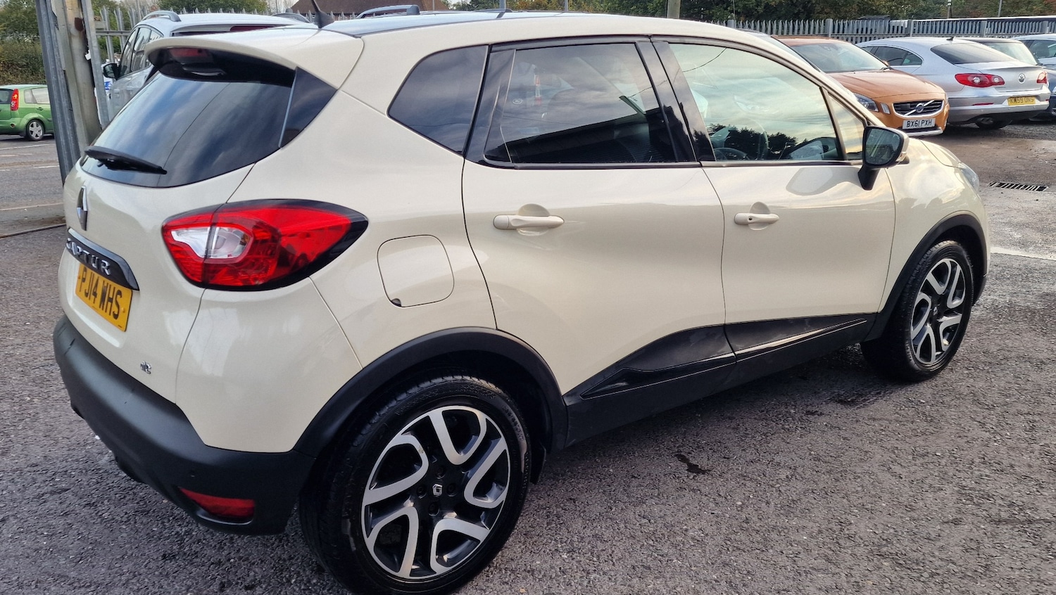 Used Renault Captur 2014 for sale - 76234094: Photo 4