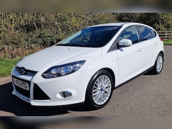 Used Ford Focus 2013 for sale - 76063744: Photo 2