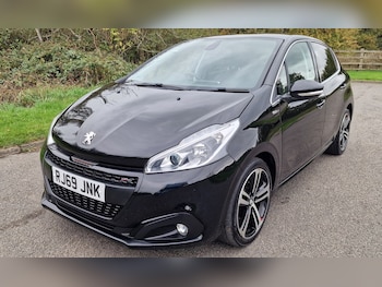 Peugeot - 208