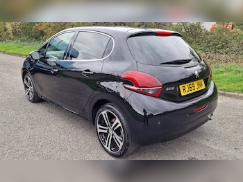 Used Peugeot 208 2019 for sale - 76274880: Photo 4