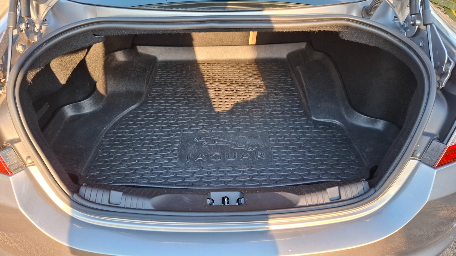 Used Jaguar XF 2012 for sale - 77852687: Photo 10