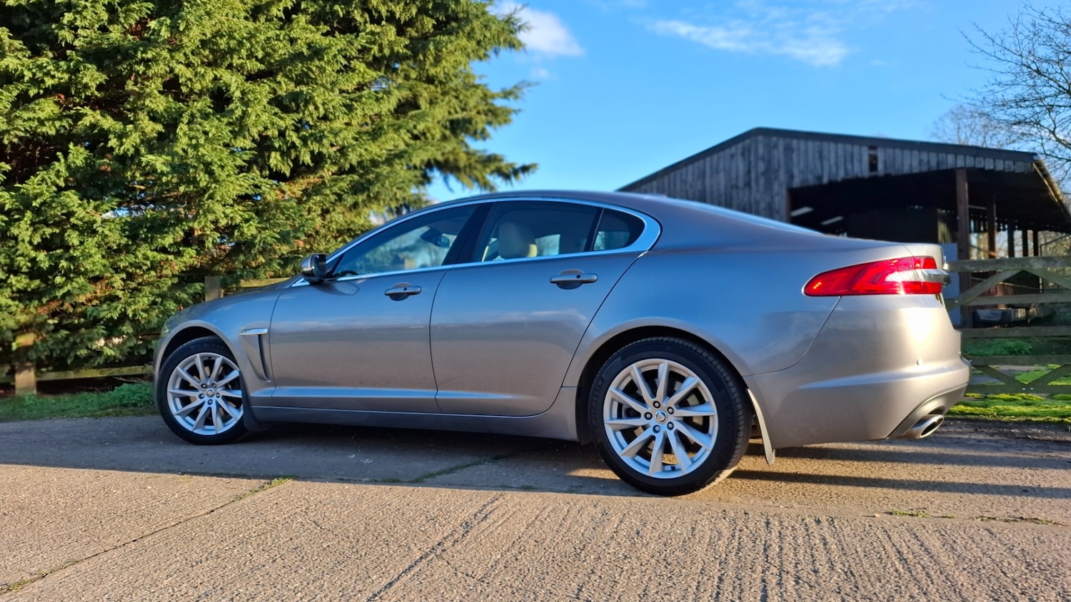 Used Jaguar XF 2012 for sale - 77852687: Photo 2
