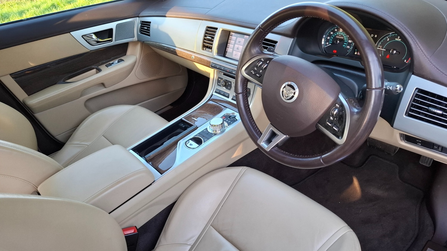 Used Jaguar XF 2012 for sale - 77852687: Photo 6