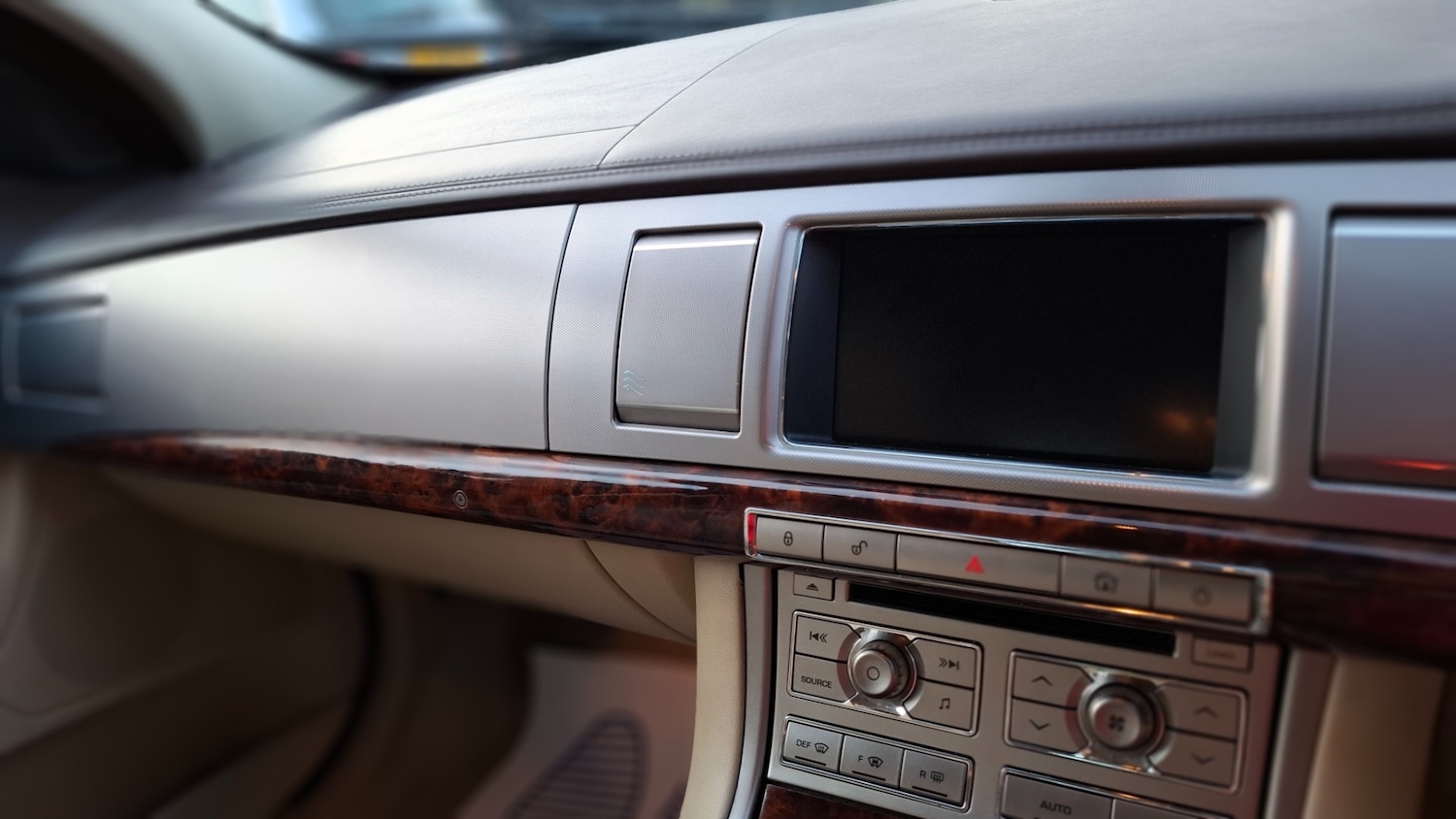 Used Jaguar XF 2009 for sale - 78169411: Photo 24