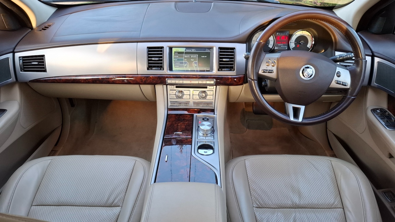 Used Jaguar XF 2009 for sale - 78169411: Photo 9