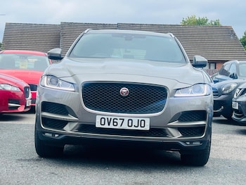 Used Jaguar F-Pace 2017 for sale - 75635136: Photo