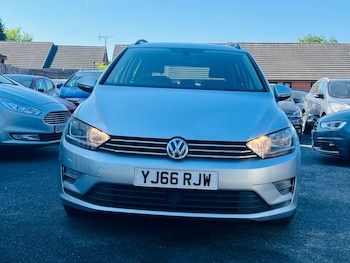 Used Volkswagen Golf SV 2017 for sale - 75402045: Photo