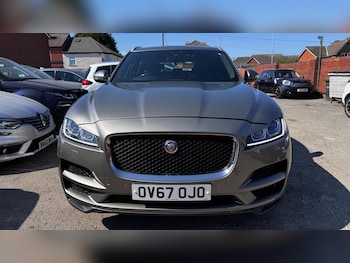 Used Jaguar F-Pace 2017 for sale - 75613996: Photo