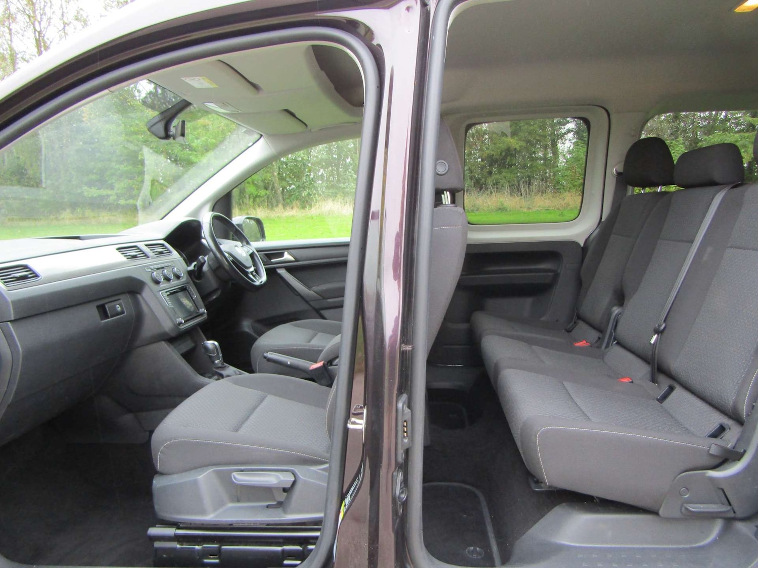 Used Volkswagen Caddy Maxi Life 2018 for sale - 76968829: Photo 7