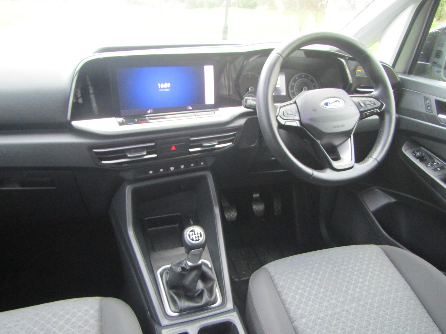 Used Ford Tourneo Connect 2024 for sale - 76352317: Photo 10