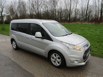 Used Ford Grand Tourneo Connect 2017 for sale - 76968860: Photo