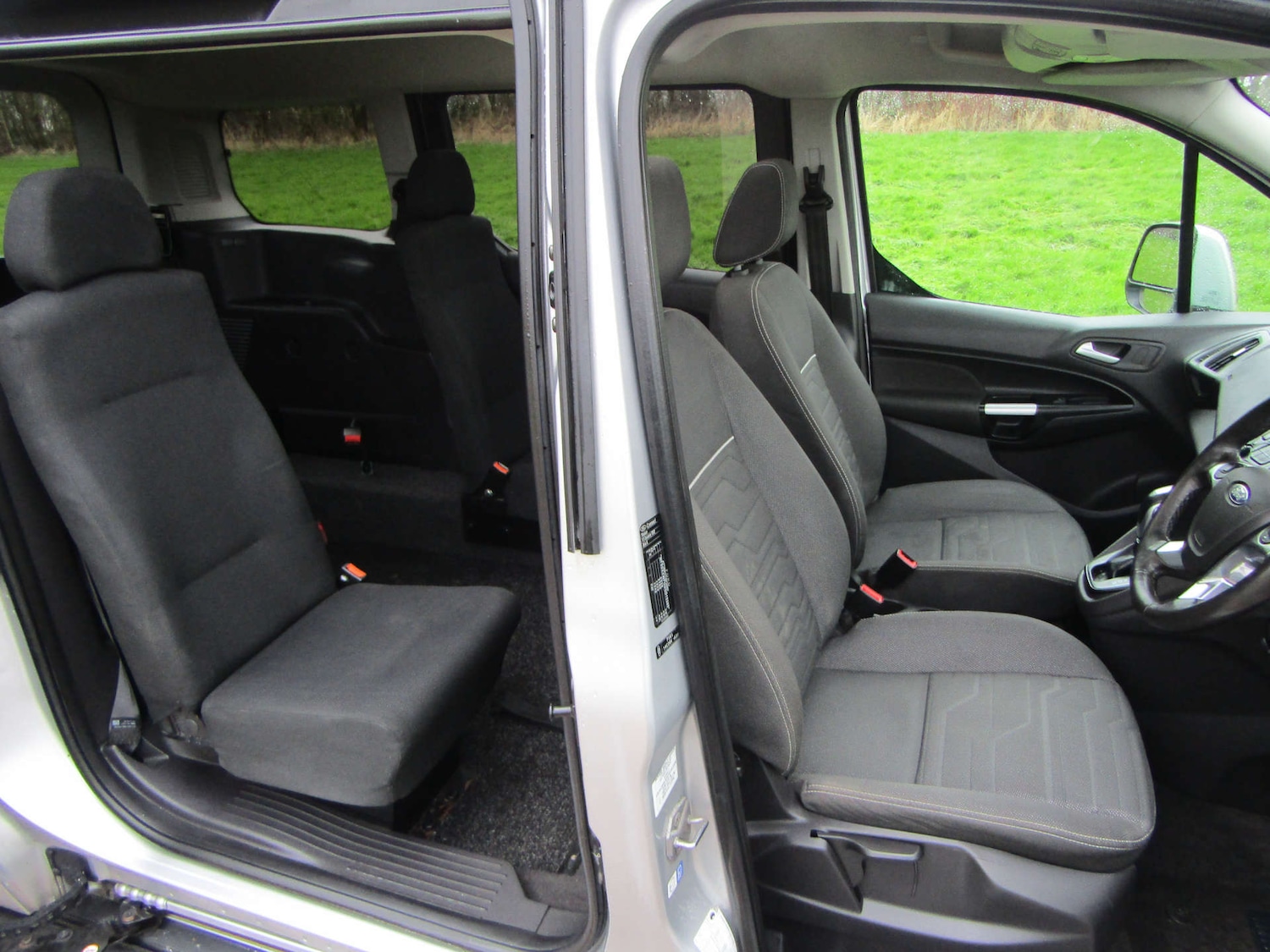 Used Ford Grand Tourneo Connect 2017 for sale - 76968860: Photo 8