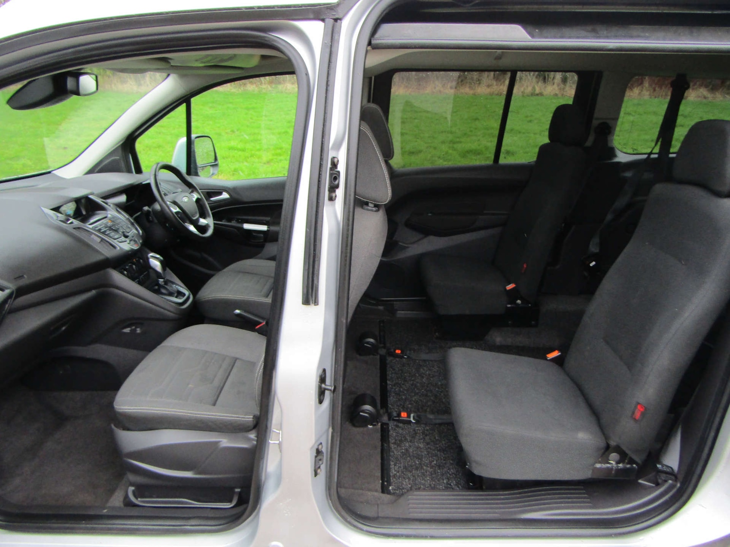 Used Ford Grand Tourneo Connect 2017 for sale - 76968860: Photo 9