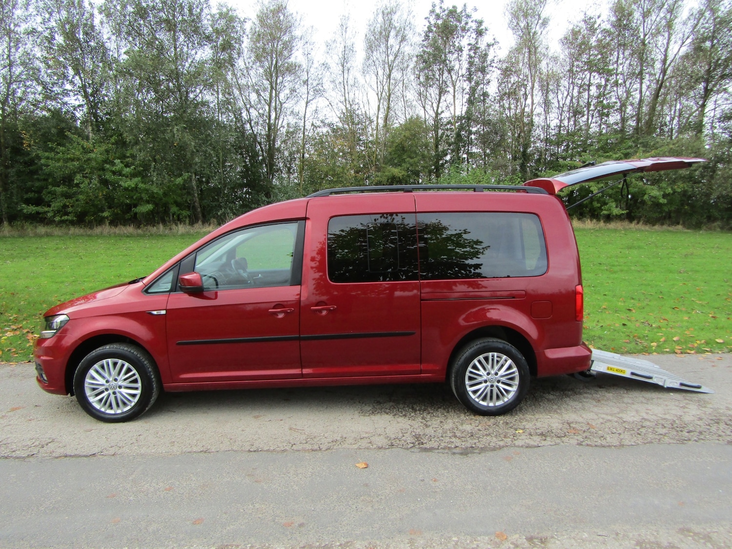 Used Volkswagen Caddy Maxi Life 2020 for sale - 76180889: Photo 1