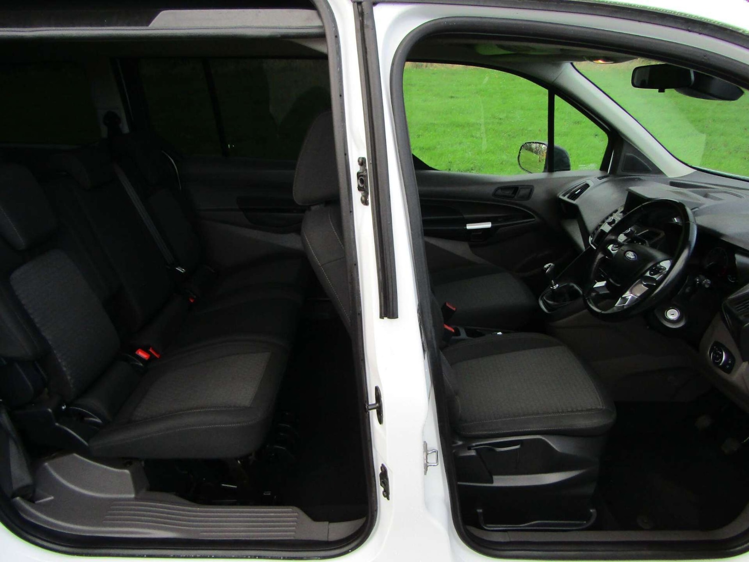 Used Ford Grand Tourneo Connect 2019 for sale - 76909088: Photo 8